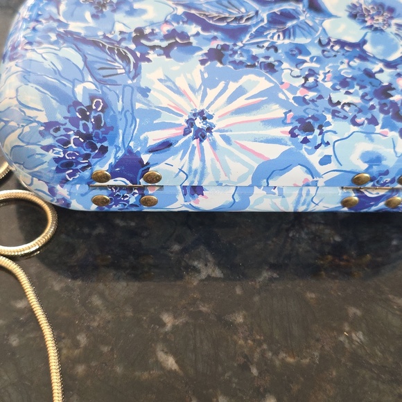Lilly Pulitzer hard-sided clutch - Picture 5 of 6